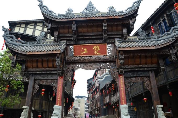 逃离大犀牛出没地